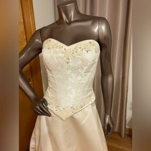 Two piece renaissance ivory / champagne corset gown